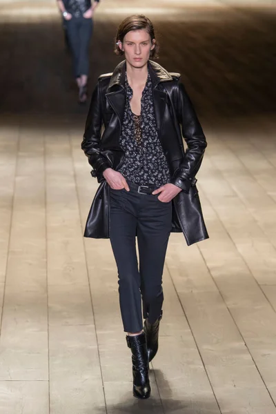 Look 22